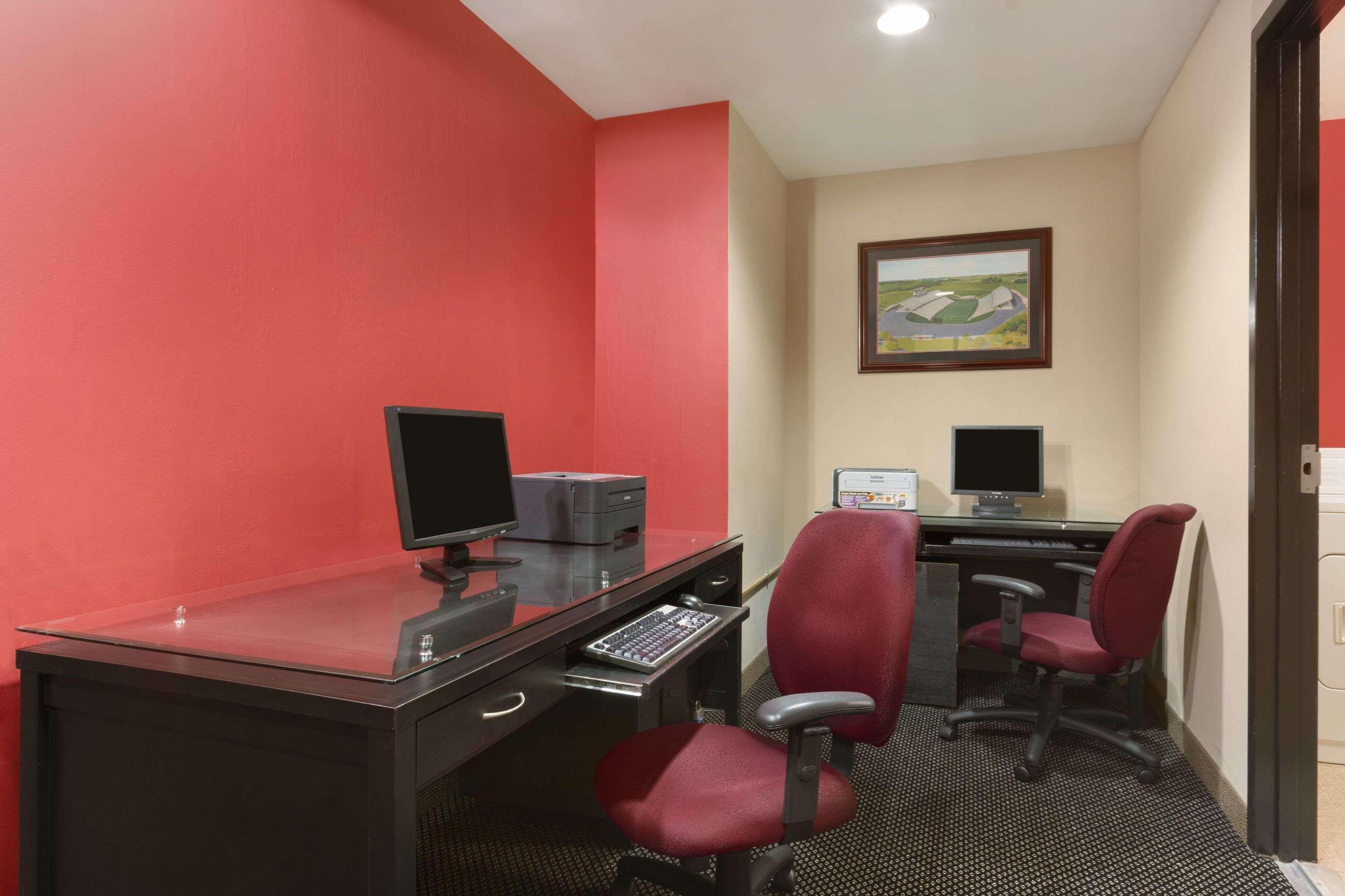 Ramada By Wyndham Raleigh Hotel Exterior photo
