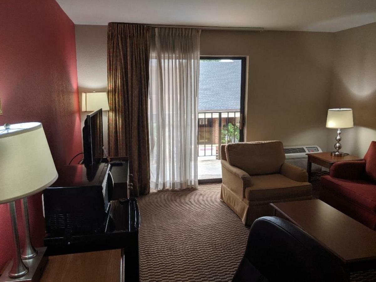 Ramada By Wyndham Raleigh Hotel Exterior photo