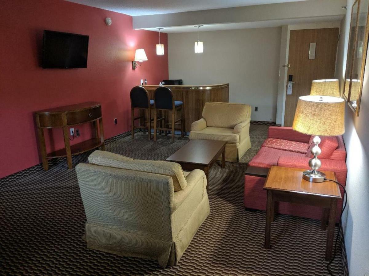 Ramada By Wyndham Raleigh Hotel Exterior photo
