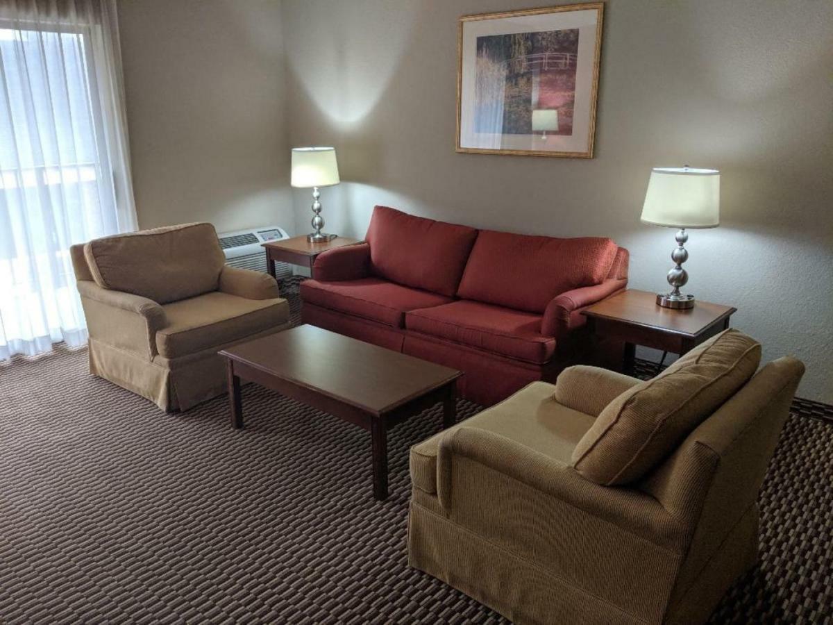 Ramada By Wyndham Raleigh Hotel Exterior photo